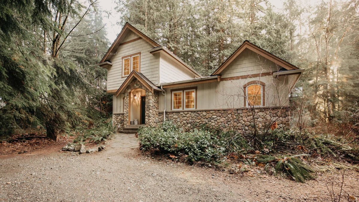 Glacier House | Snowline Cabin #34 - Great English Tudor-style home with hot tub! Now with Wifi!