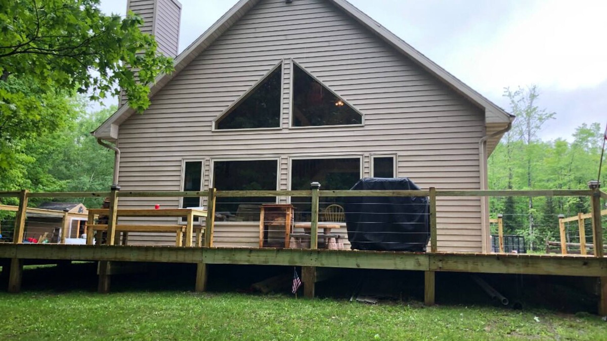 Loretto Cabin | Snowmobile, Skiing, and Outdoor Paradise/Cabin