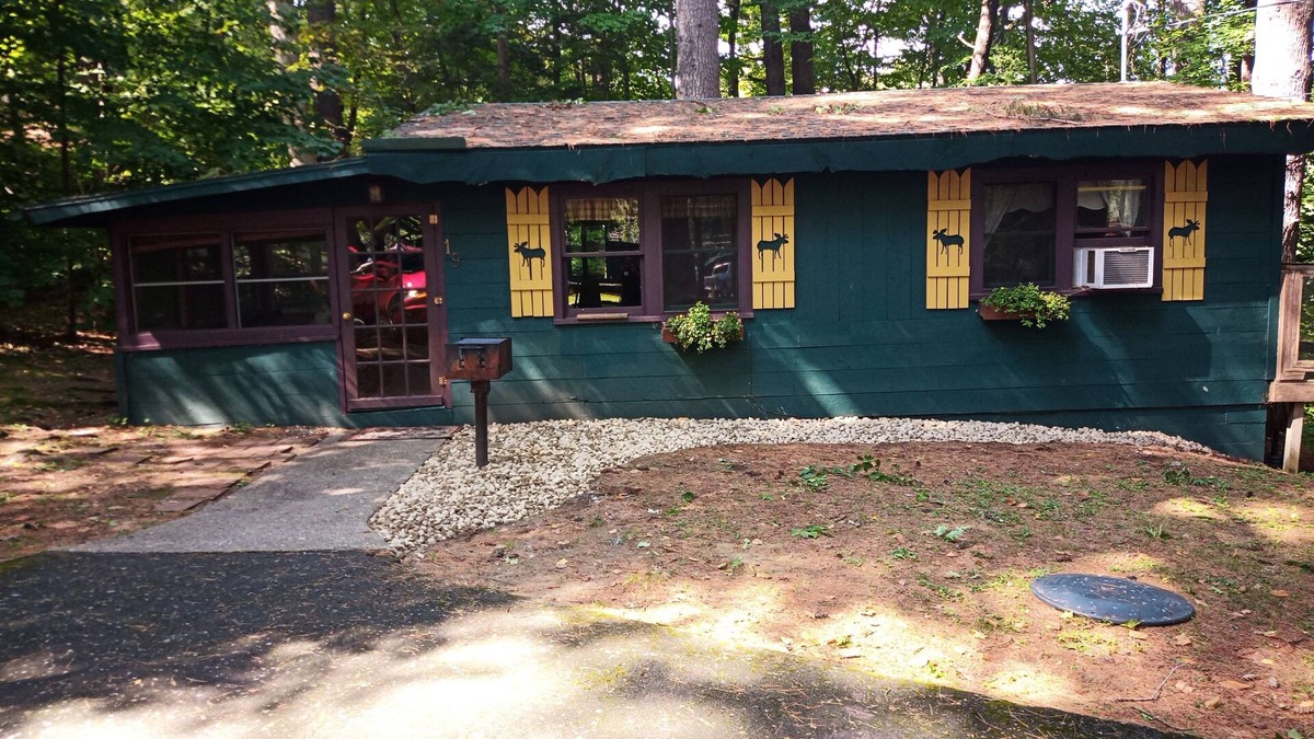 Lake George Cabin | Snowshoe Hare Cabin at the Adirondack Lodge - 5 mins to Lake George Village