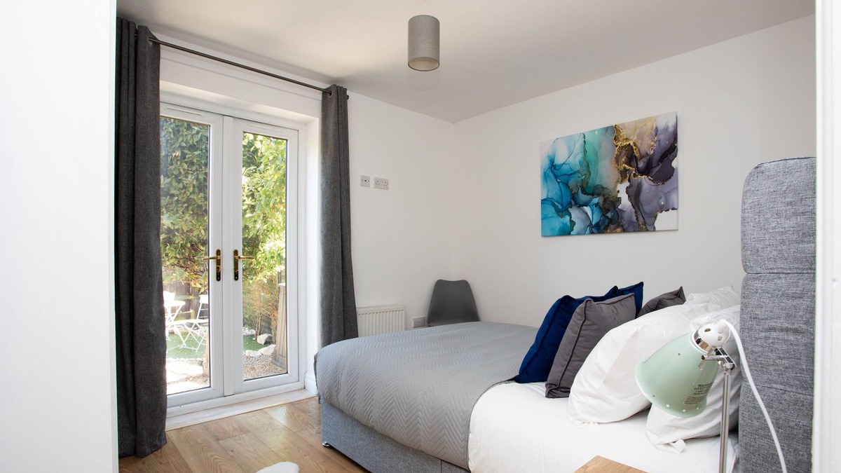 Beaconsfield Apartment | Snug apartment in the heart of Beaconsfield Old Town