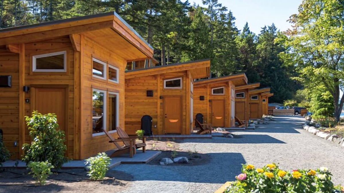 Friday Harbor Cabin | Snug Harbor Resort and Marina - One Bedroom Waterfront Cabin Handicap Access