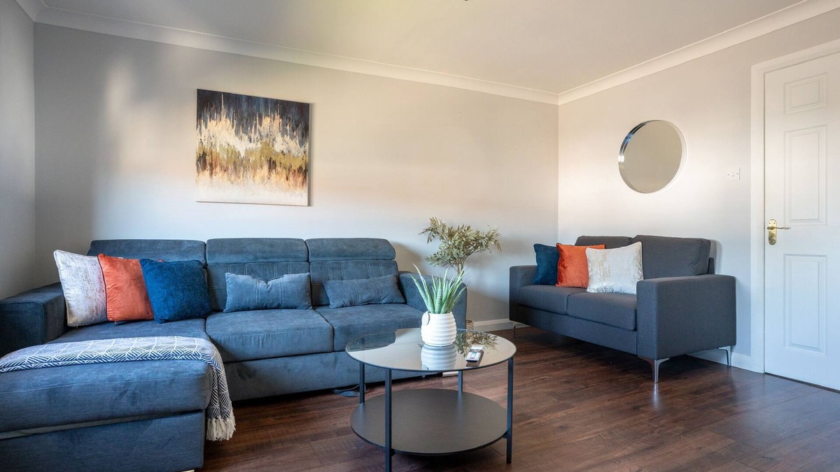 Kincardine Apartment | Snug Modern Apartment in Alloa