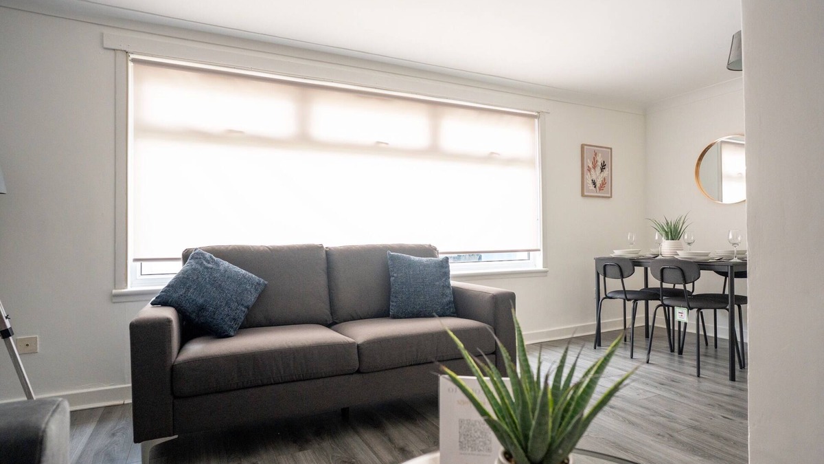 Cumbernauld House | Snug Modern Home in Cumbernauld