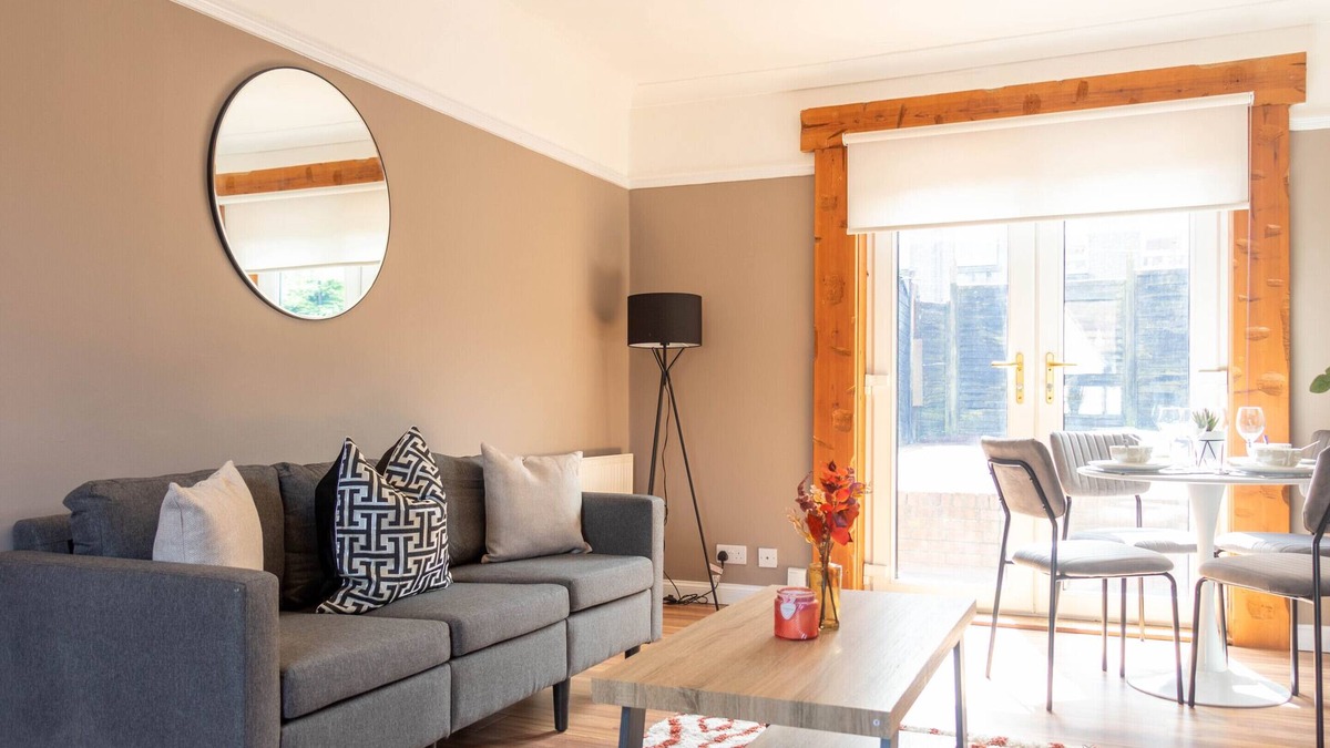 Bathgate House | Snug Modern Home in Bathgate