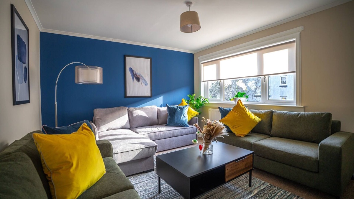 Livingston House | Snug Modern Home in Livingston