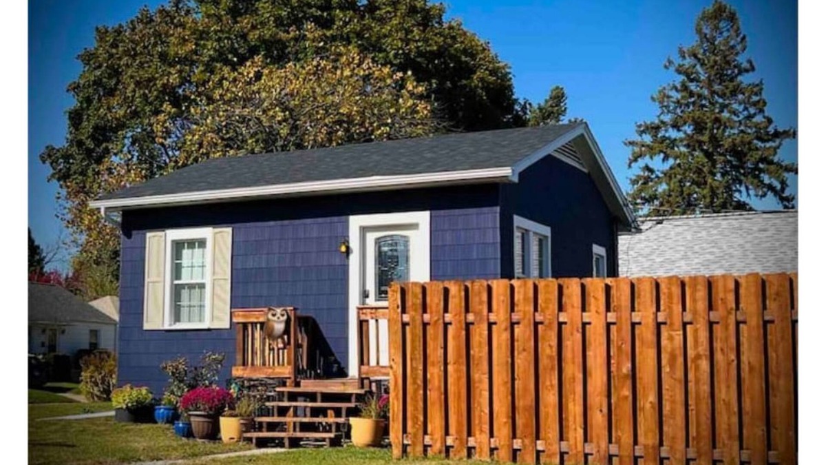 La Salle Cottage | Snug Owl Cottage - Starved Rock area tiny house