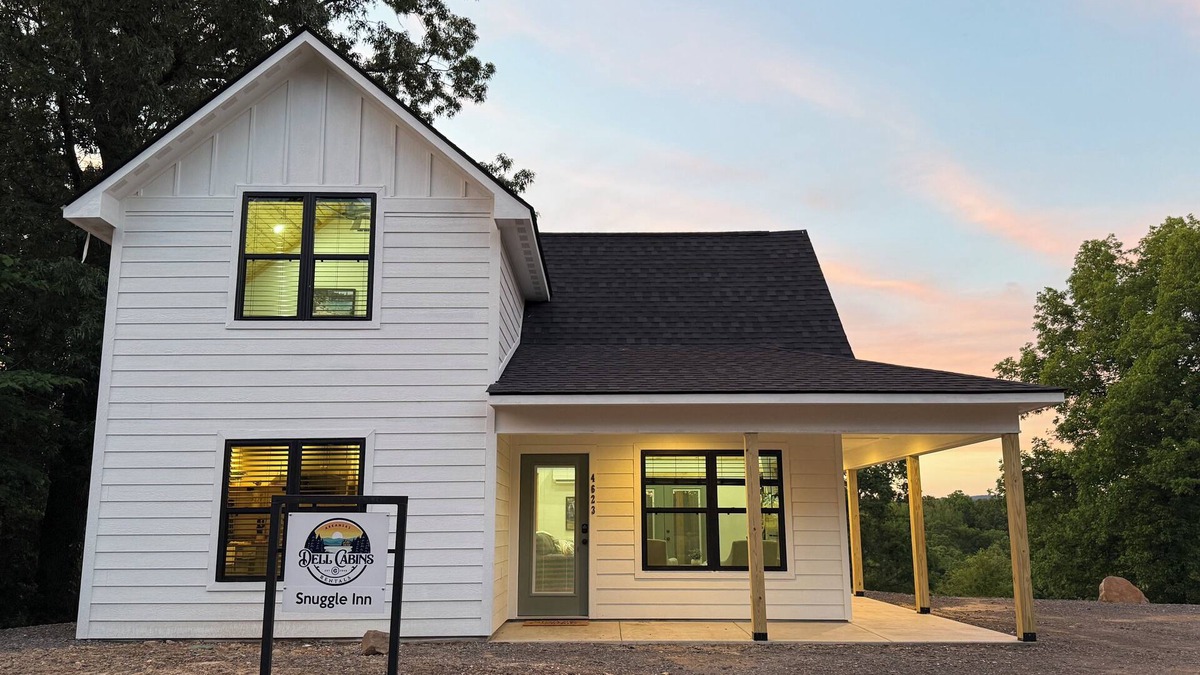 Kirby Cabin | Snuggle Inn, New Cabin near Albert Pike Rec Area