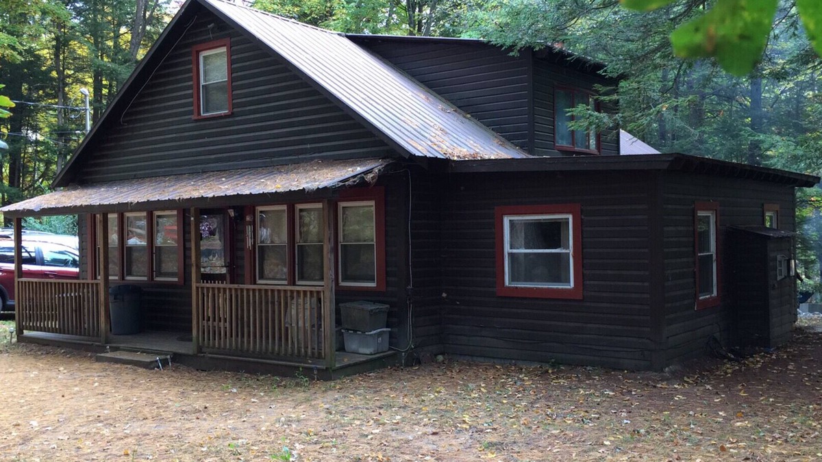 Lake Luzerne House | Snuggle up in the woods, 7 miles to Lake George,NY