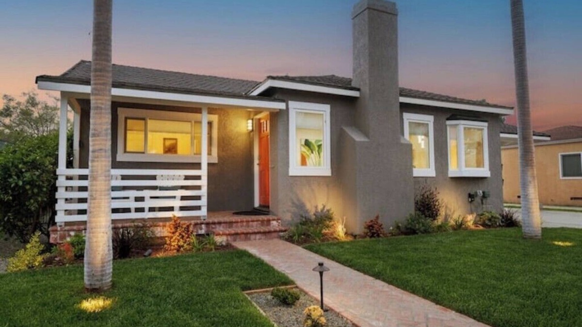 Lakewood Village House | So-Cal Classic Living