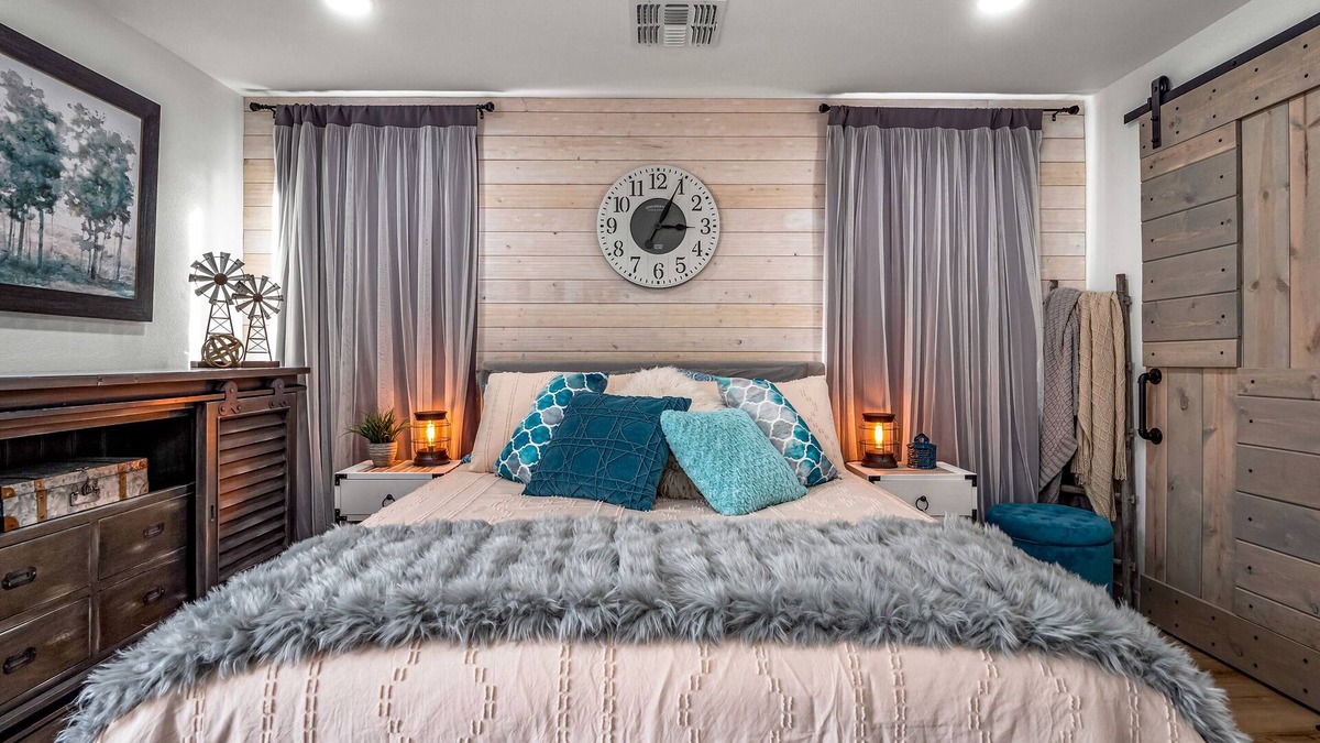 Maryvale House | So charming! Perf for spring break, golf, baseball and visiting colleges!