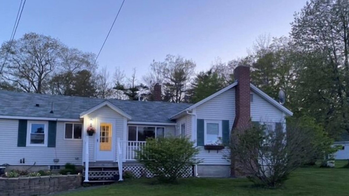Ellsworth House | So close to Acadia yet easily accessible to other Downeast destinations!