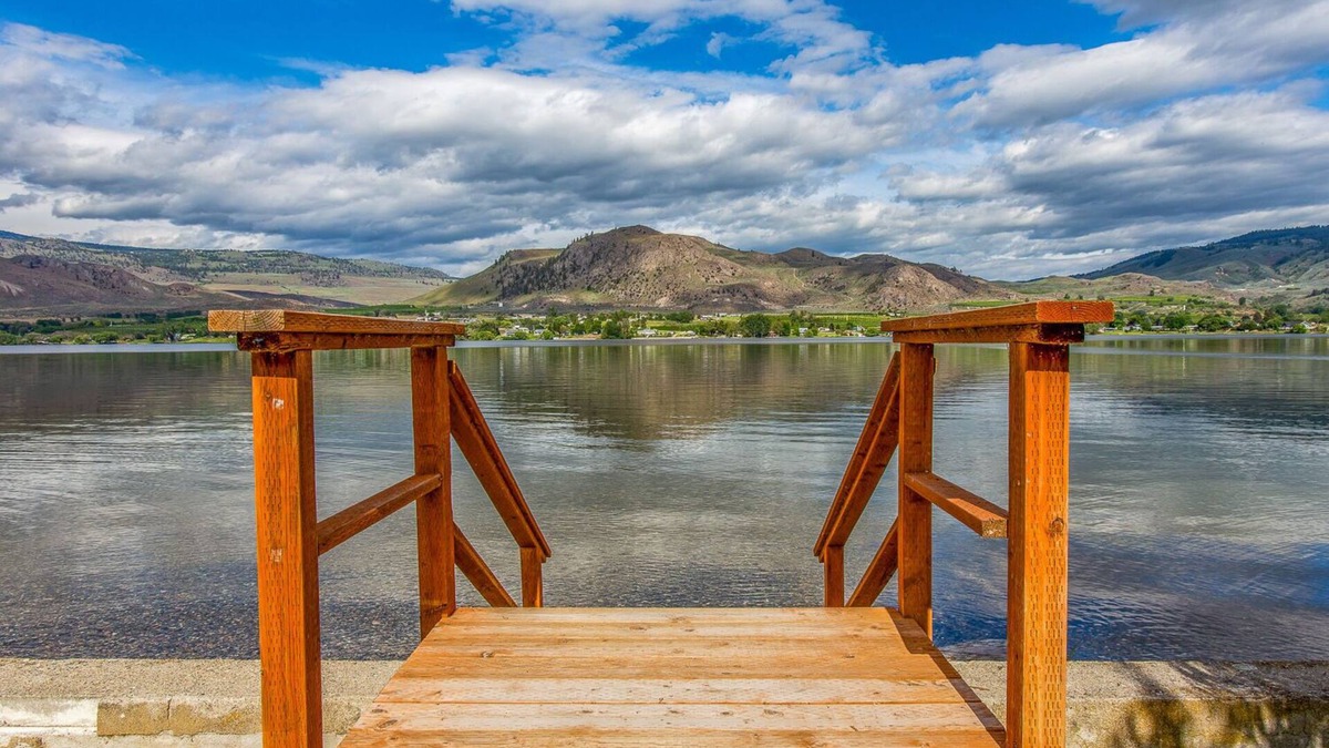 Oroville House | So close to the water!