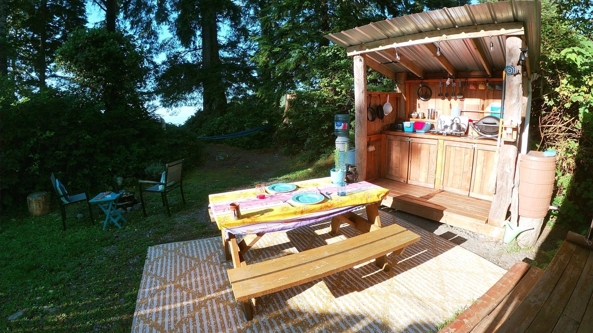 Ucluelet RV Rental | So Damn Lucky Glamping