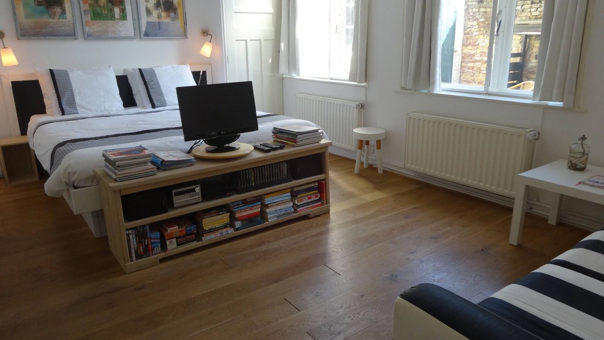 Vlissingen Apartment | So much more like a bed and breakfast!