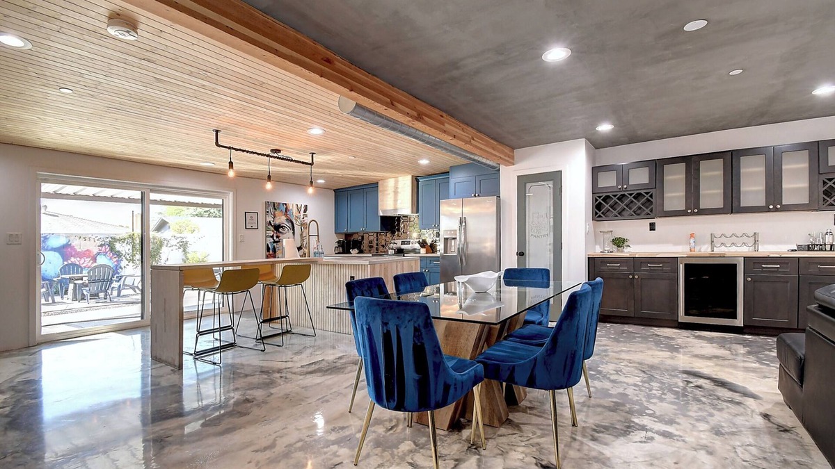 Cox Heights House | So Scottsdale Modern Bungalow w/6 Bdrms!