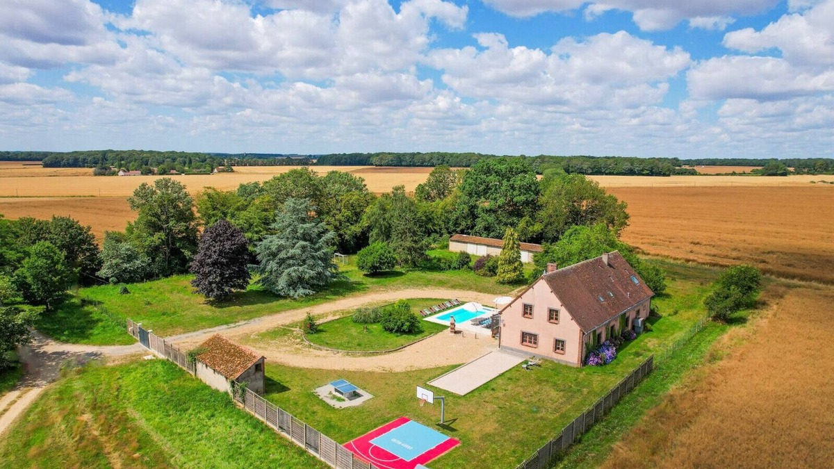 Happonvilliers Villa | So Villa Chalonie (28) - Heated pool - Foot - 2h Paris - 30p.