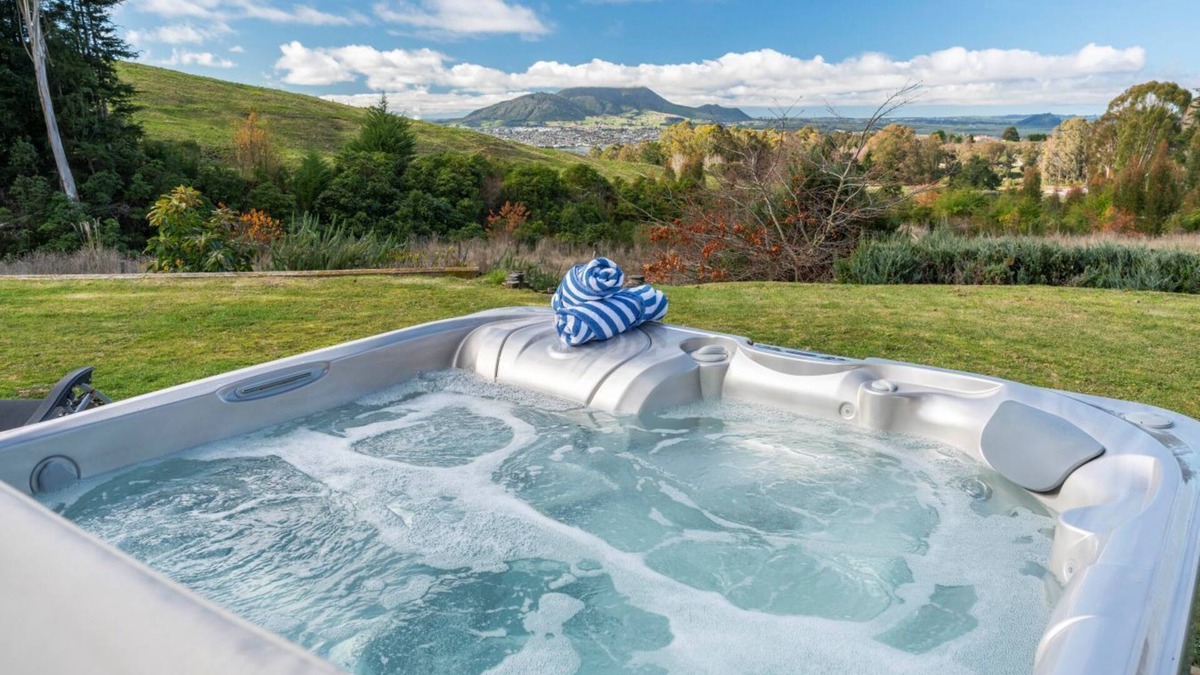 Acacia Bay House | Soak & Stay Acacia Bay - Taupo
