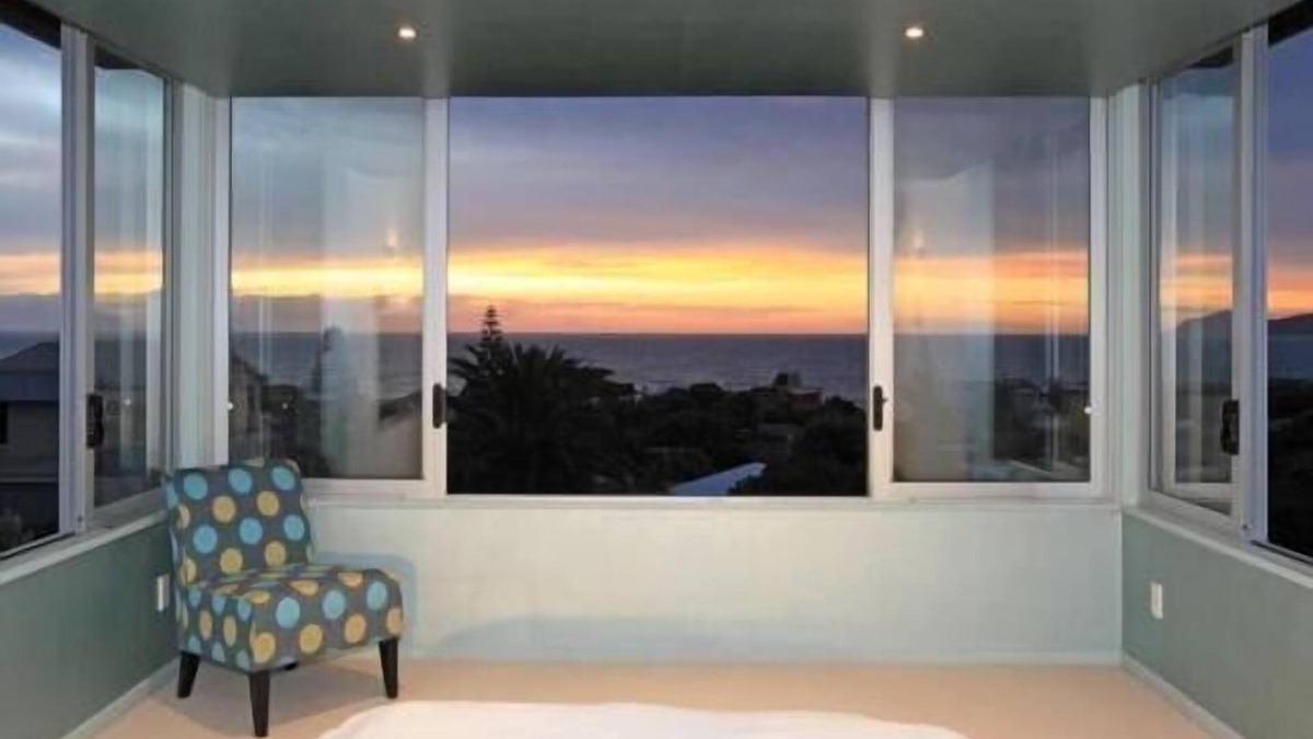 Raumati South House | Soak up the views, enjoy the spa