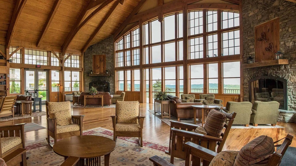 Snowshoe Condo | Soaring Eagle #402: 2 Bedrooms, 2 Full Baths: Slope Side, Hot Tubs. Underground Parking.