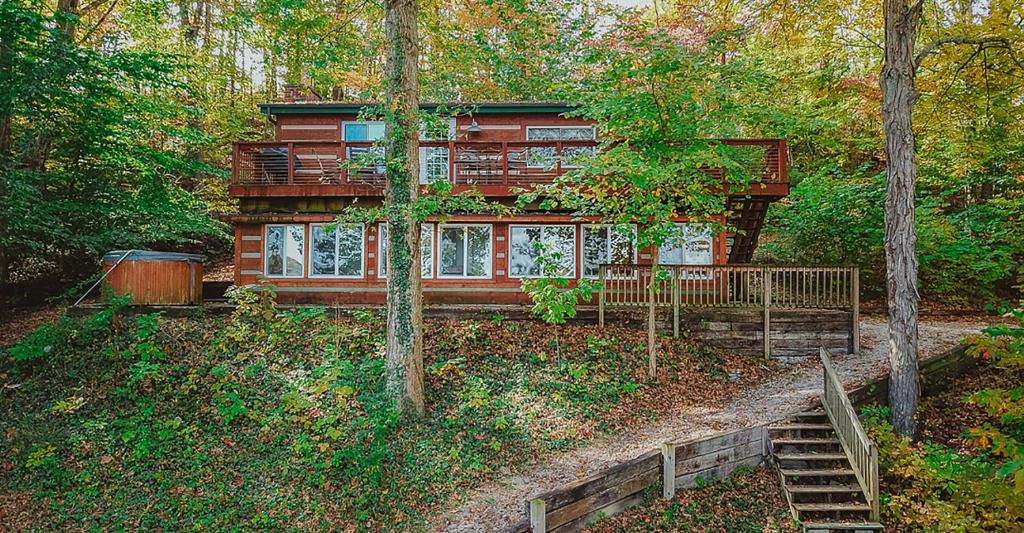 Heltonville House | Soaring Eagle Cabin