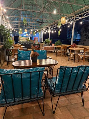 Svay Pao Hostel | Social Backpacker Hostel & Rooftop Bar
