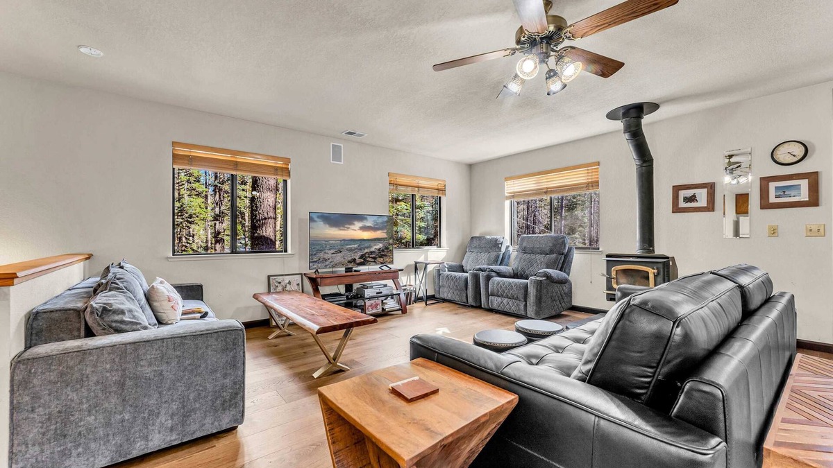 Tahoe National Forest House | Soda Springs Cabin, Less Than 1 Mile to the Slopes