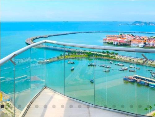 Santa Ana House | Sofa Bed Stay Rooftop Pool Gym, Avenida Balboa Next to Hilton