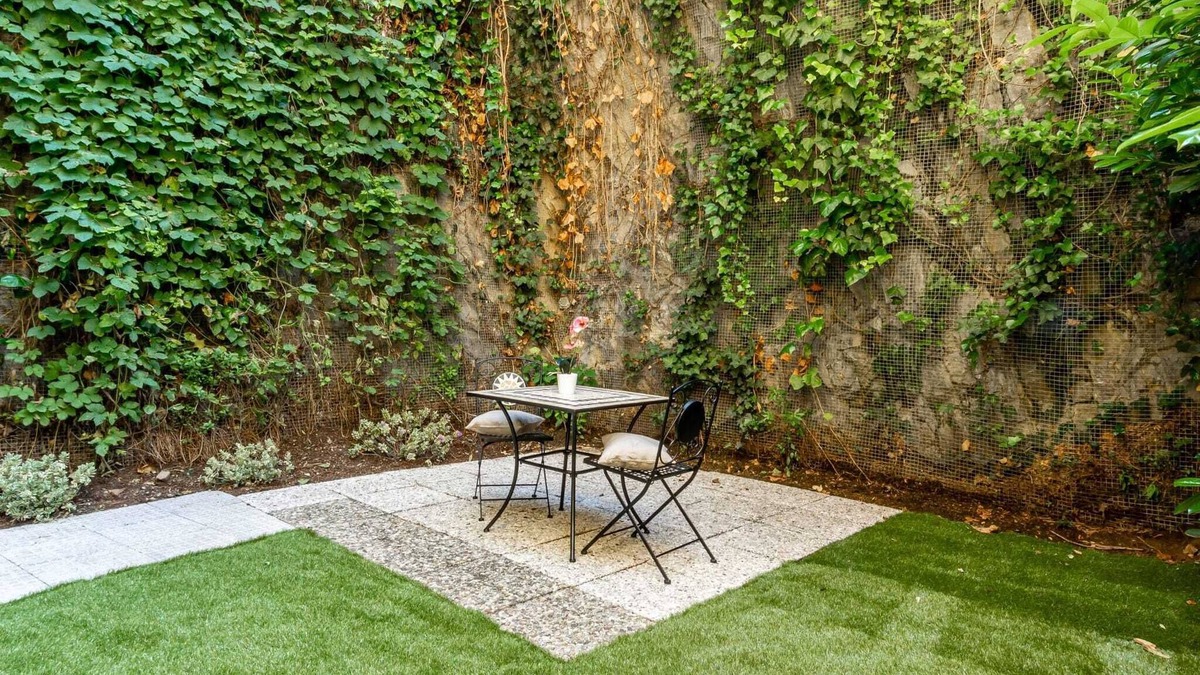 Como Apartment | Sofia House Garden and Private Garage