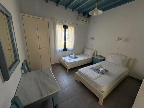 Loutro House | Sofia Rooms
