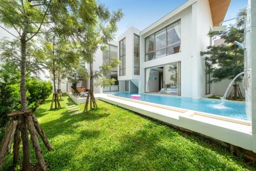 Thep Kasattri Villa | Sofia Villa Phuket