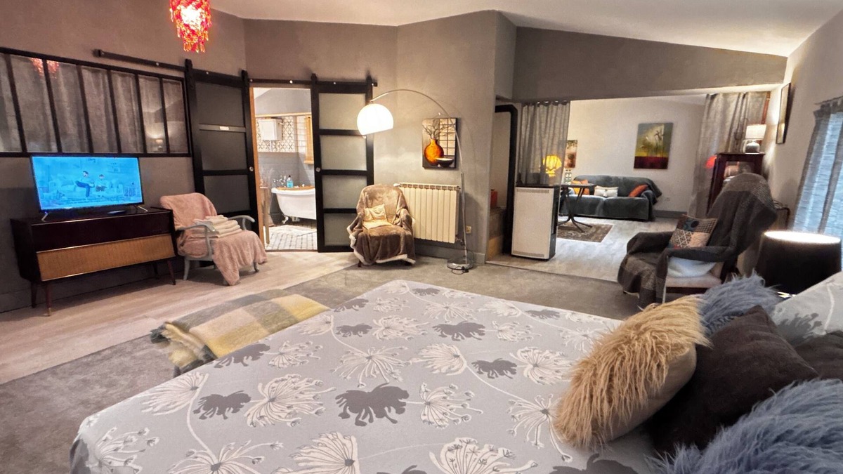 Romenay Bed & Breakfast | Sojani Guest House