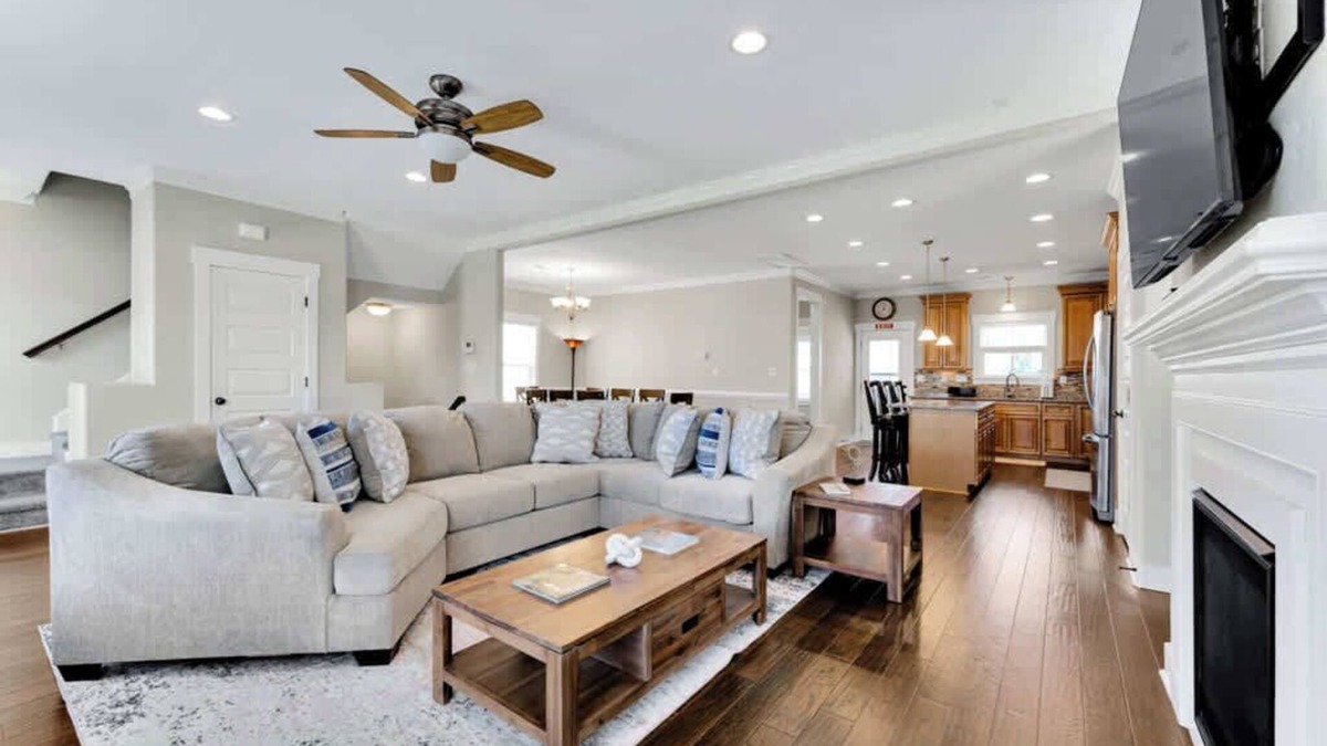 East Ocean View House | Sojourn Bay Haven Beach Home Steps to the Bay