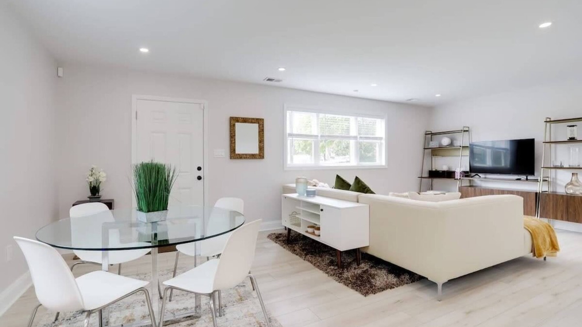Seminary Hill House | Sojourn on Duke NEW 3 BR in Alexandria