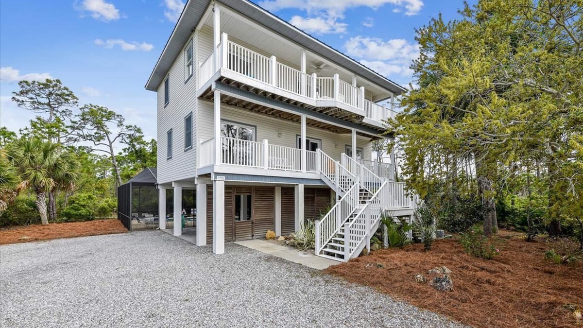 Treasure Beach Village House | SOLANA MEANS 'SUNSHINE', and lovely natural lighting is just one of the amenities this home offers.