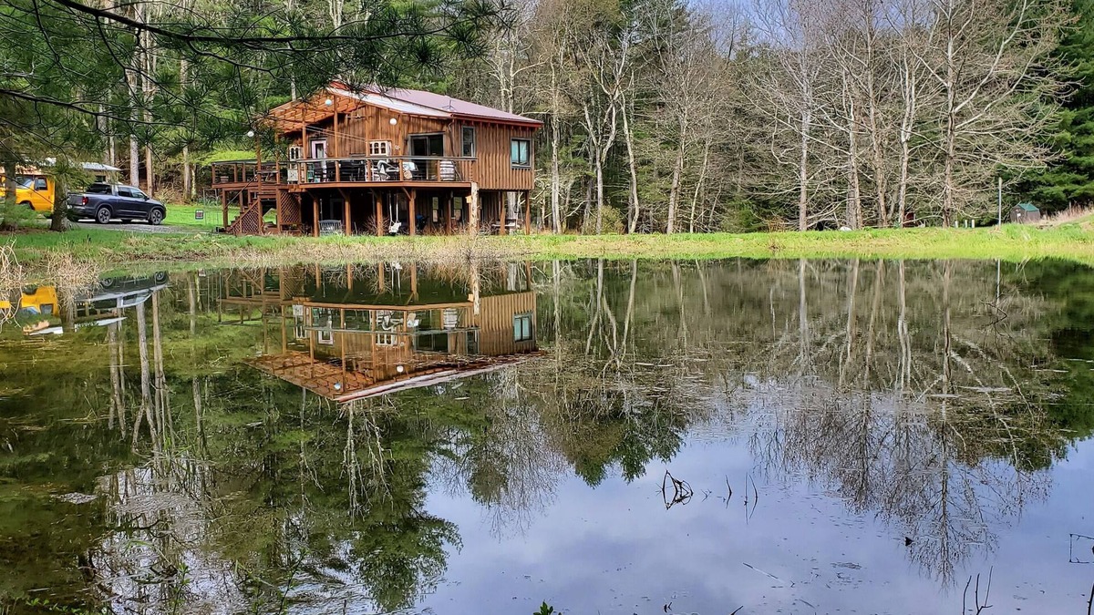 Spring Mills Cabin | Solar Cabin: A Modern, Off-grid Retreat on 100 Acres