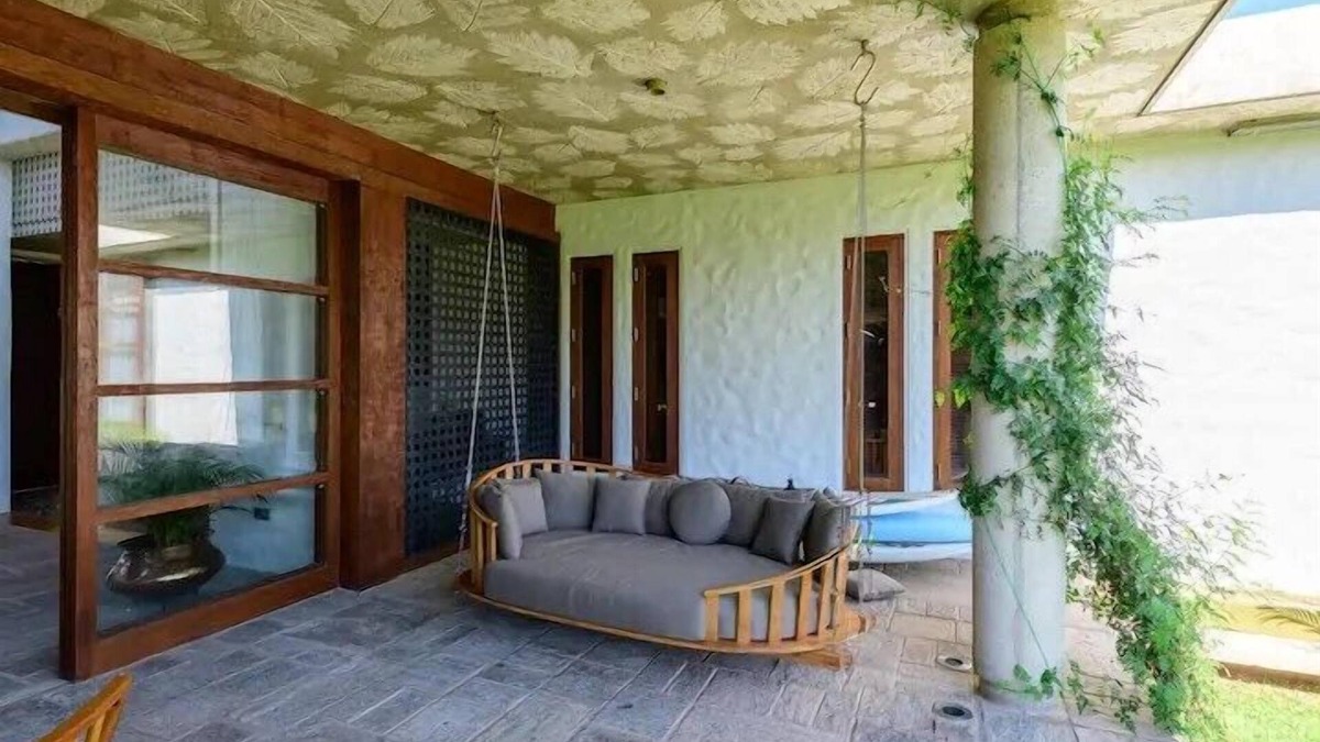 Ekala Villa | Solar Crab