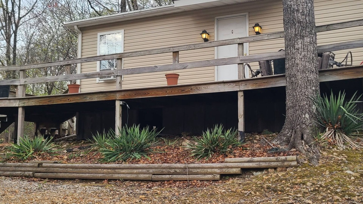 Wappapello Cabin | SOLAR ECLISPE! Cozy Wappapello Lake Cabin!