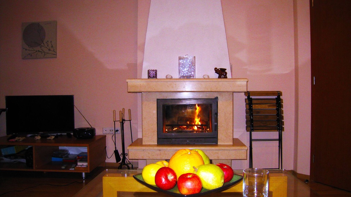 Shiligarnika Condo | Solar nest with fireplace, terrace and panoramic view, 700 m from ski lift