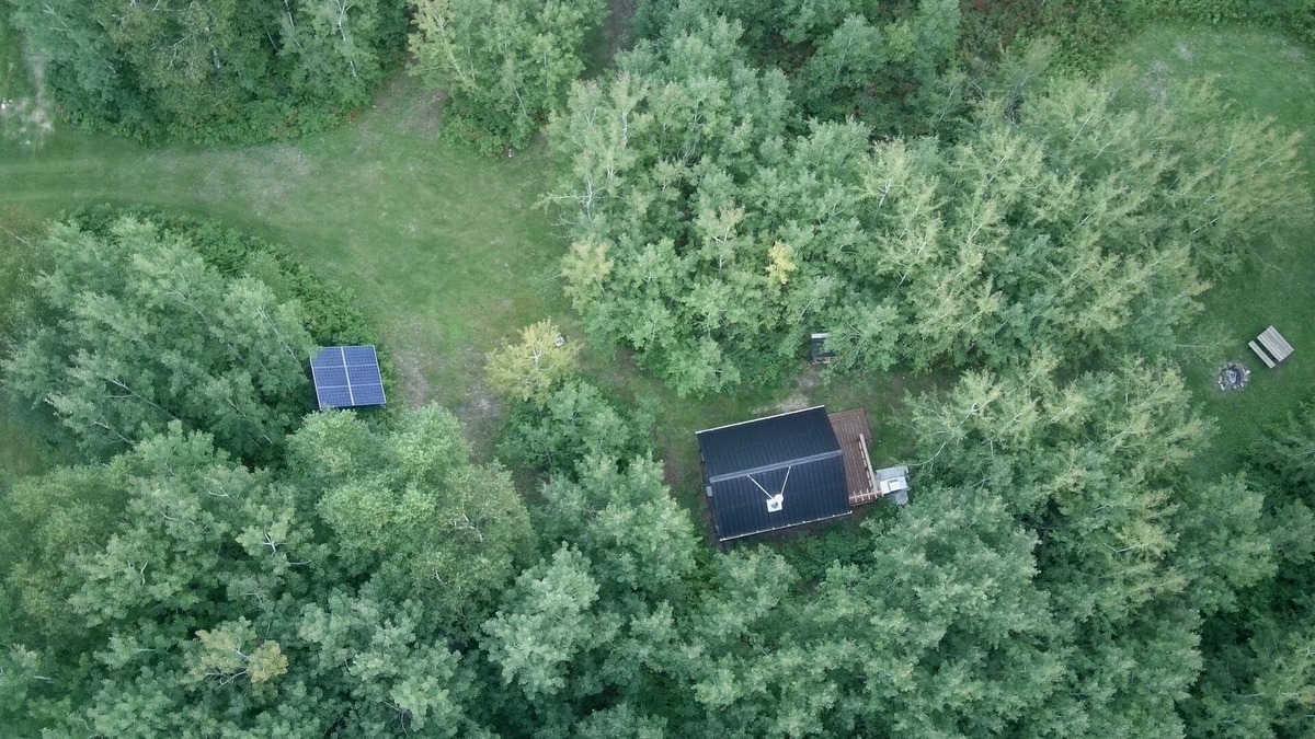 Manitoba Cabin | Solar off-grid with outdoor Pool, Sauna & cross-country ski trails