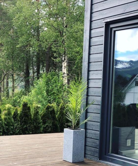 Isfjorden Villa | Sold