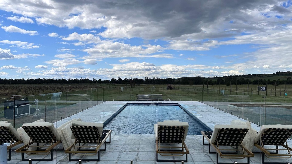 Fordwich House | Soldiers Cottage picturebook vineyard home in cute Hunter Valley village