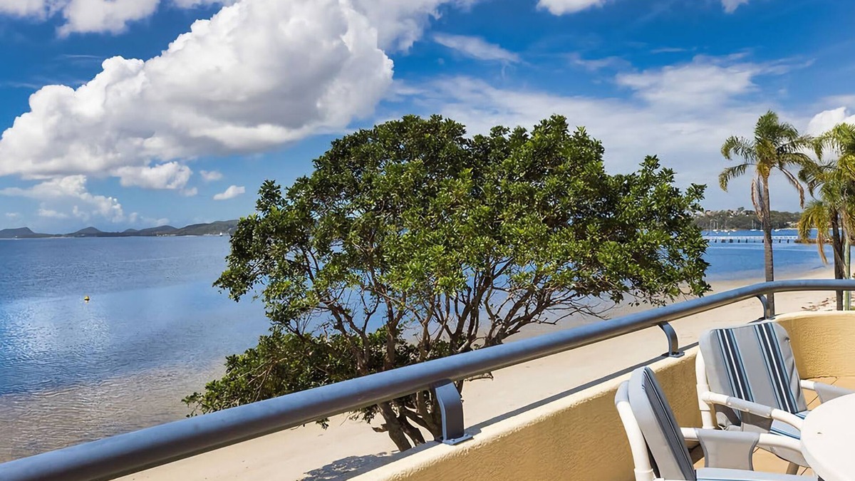 Soldiers Point Apartment | Soldiers Point Absolute Waterfront The Peninsula