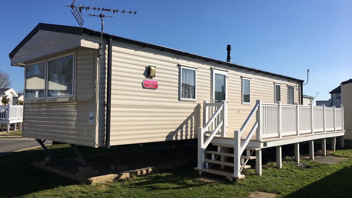 Netley Cottage | SOLENT BREEZES, CARAVAN 108, pet friendly in Warsash