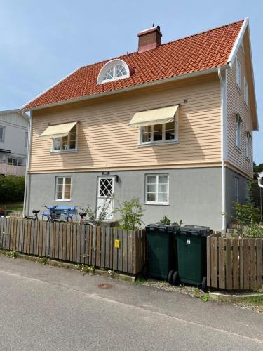 Bastad Apartment | Solhyddan, tvårumslägenhet i villa nära havet