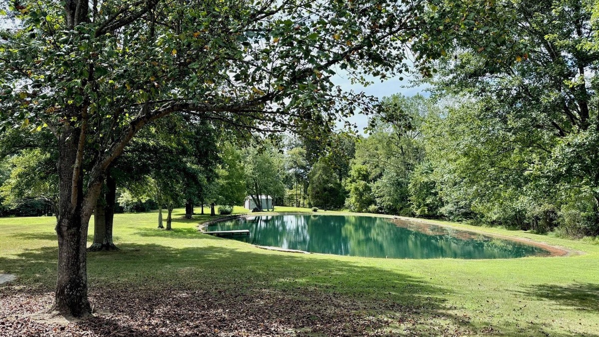 Magnet House | Solitude and Discovery overlooking the great Oxbow Bend of the Ohio River.