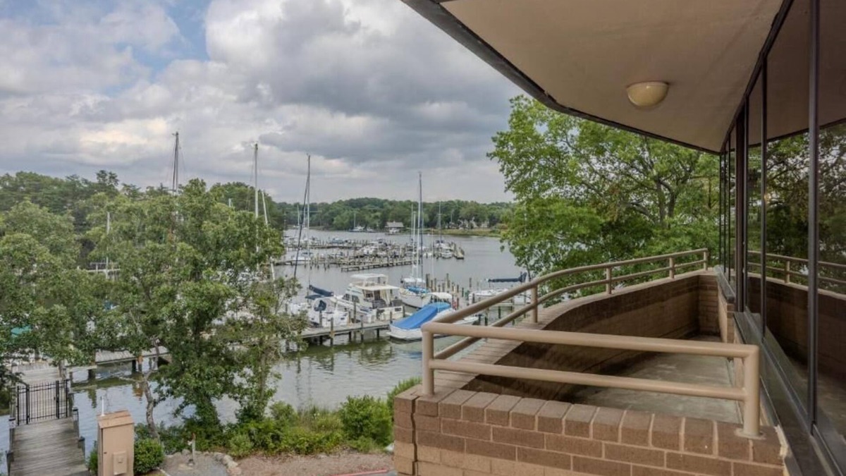 Solomons Hotel | Solomons Inn Resort & Marina
