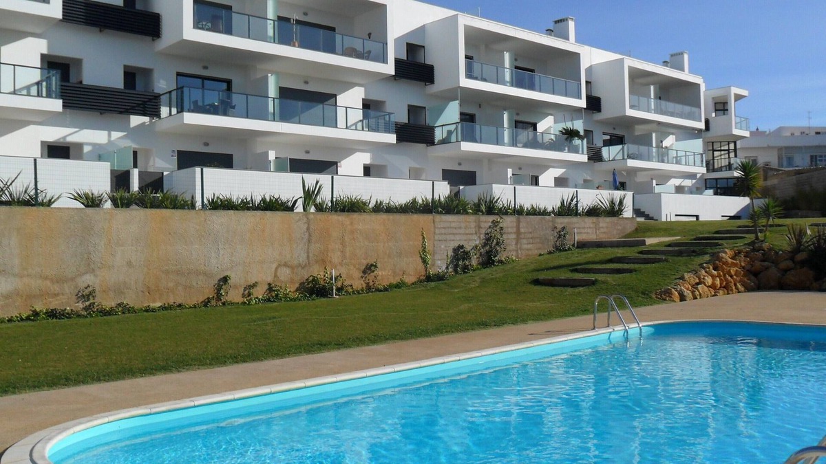 Alvor Apartment | Solrio, modern, Luxury 1 bed apartment Free wifi , UKTV .(9433/AL)
