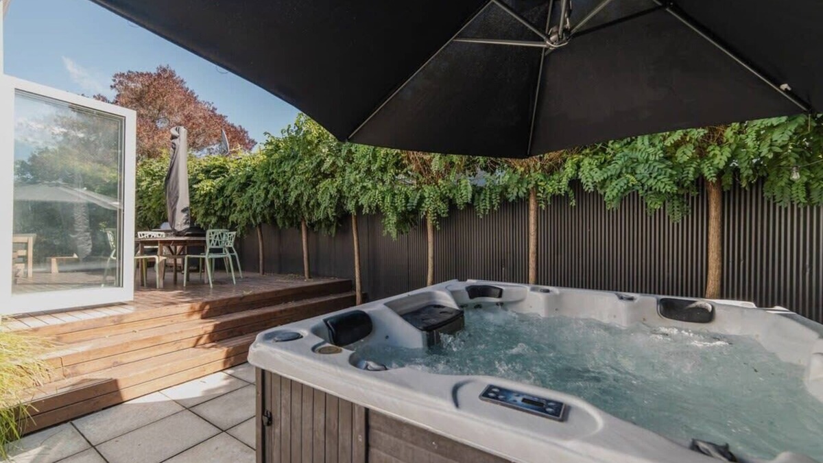 Somerfield House | Somerfield Statement - Bold 3BR House on Barrington