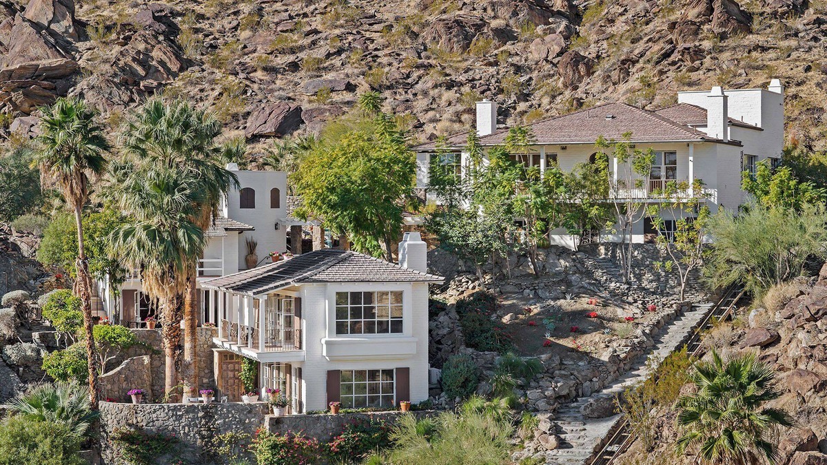 The Mesa House | 'Somerset Ranch' 6 BR, 28 acre hillside retreat