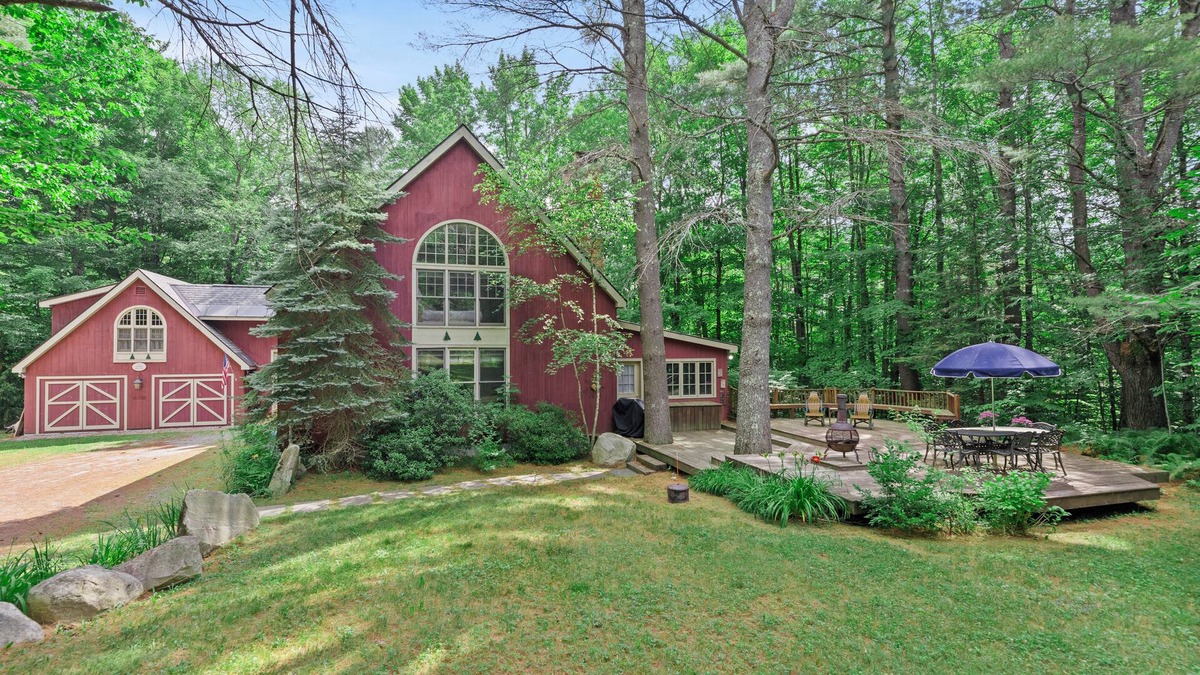 Winhall House | Something for everybody! This house is a crowd pleaser!n6 Bedrooms/Sleeps 13!